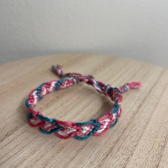 10/$25 Pink Turquoise Woven Bracelet - Picture 1 of 1